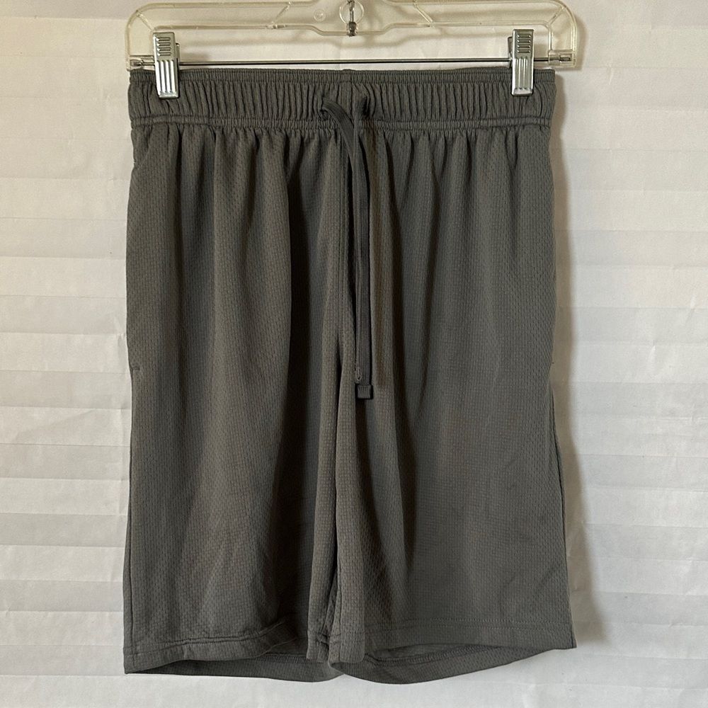 Athletic Works Men’s Gray Mesh Athletic Shorts Size Small